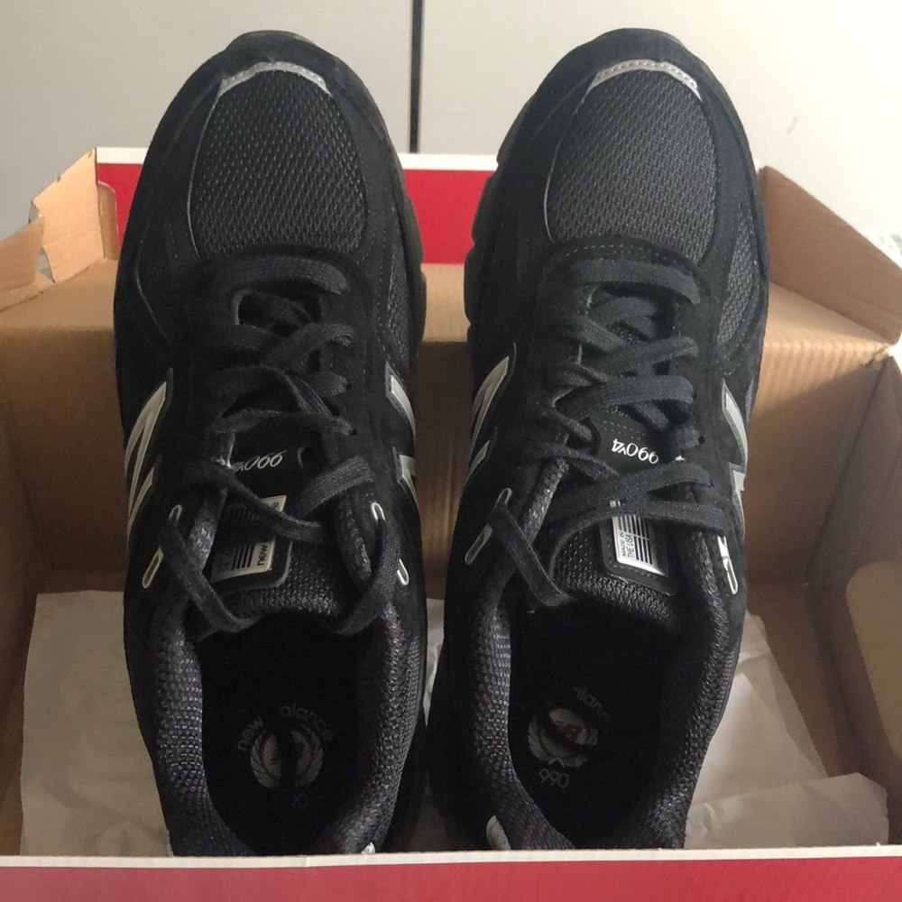 New in Box Women’s New Balance Running Course-         Size 9.5 Medium